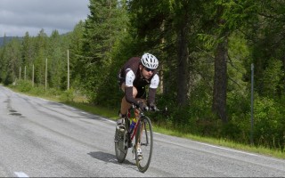 C罗分享震撼倒钩破门视频，全球球迷共创精彩标题