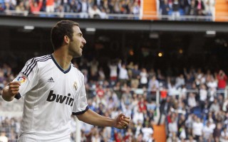 病榻前的守望，Midone父亲逝世前坚持观看儿子电竞比赛，父爱点亮竞技征程